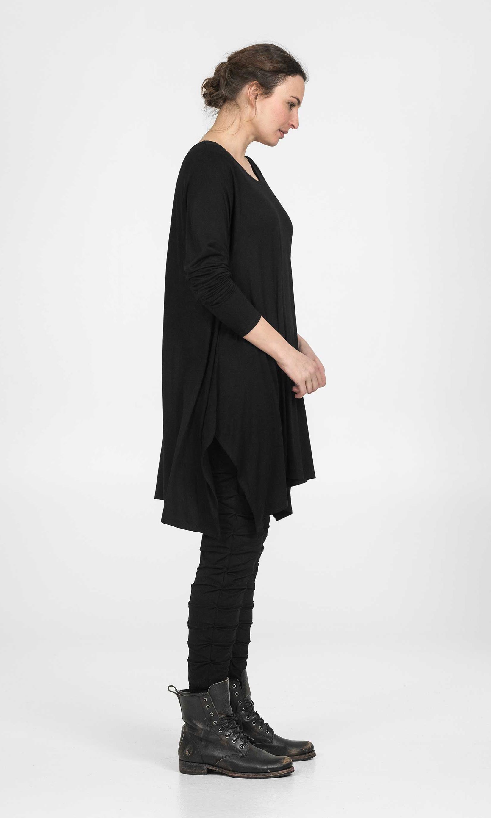 Viskostunika med lång ärm, oversize, svart - Olars Ulla