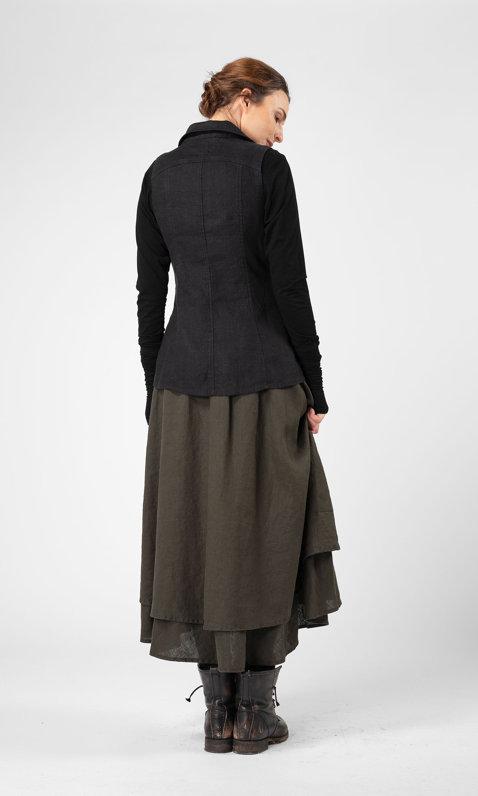 Linneväst med slag, figursydd, svart - Olars Ulla