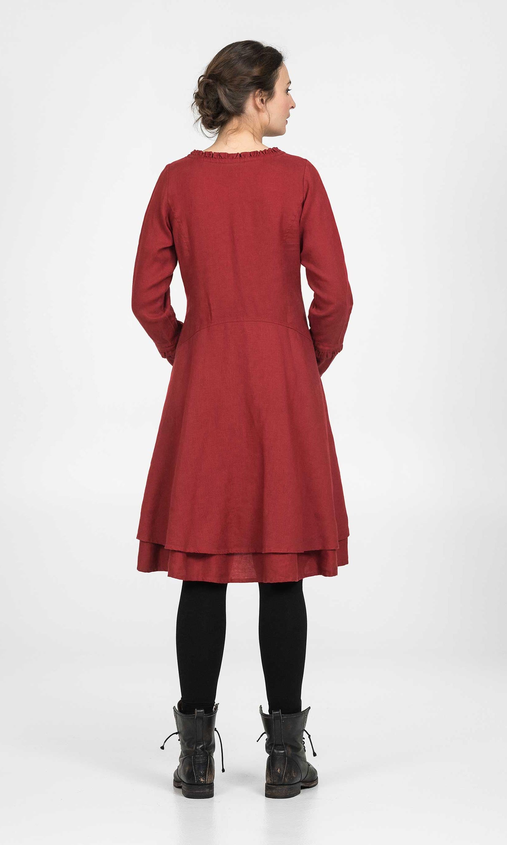Linen dress with long sleeve and ruffle details