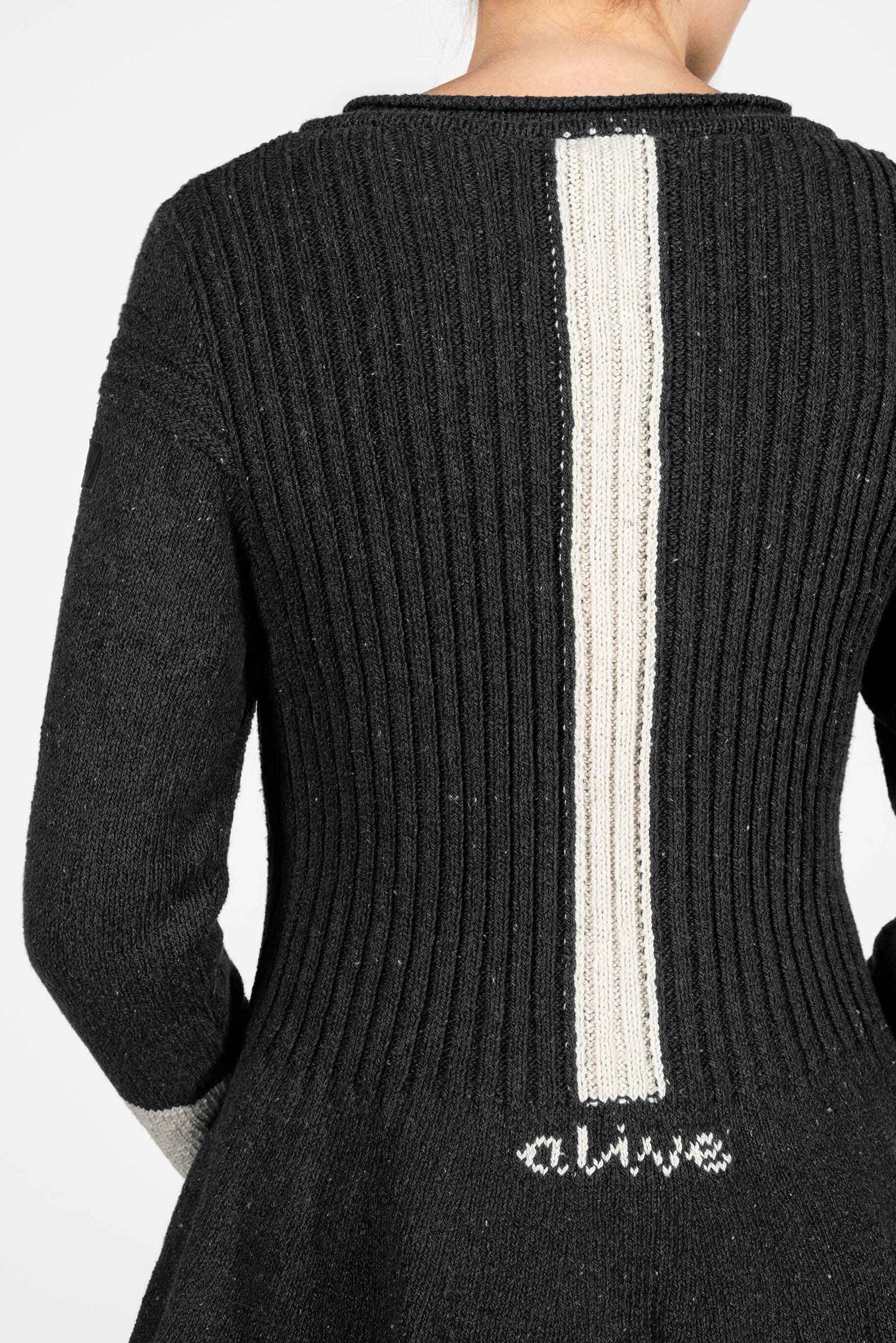 Strickjacke mit Reißverschluss, gestrickt aus recyceltem Denim