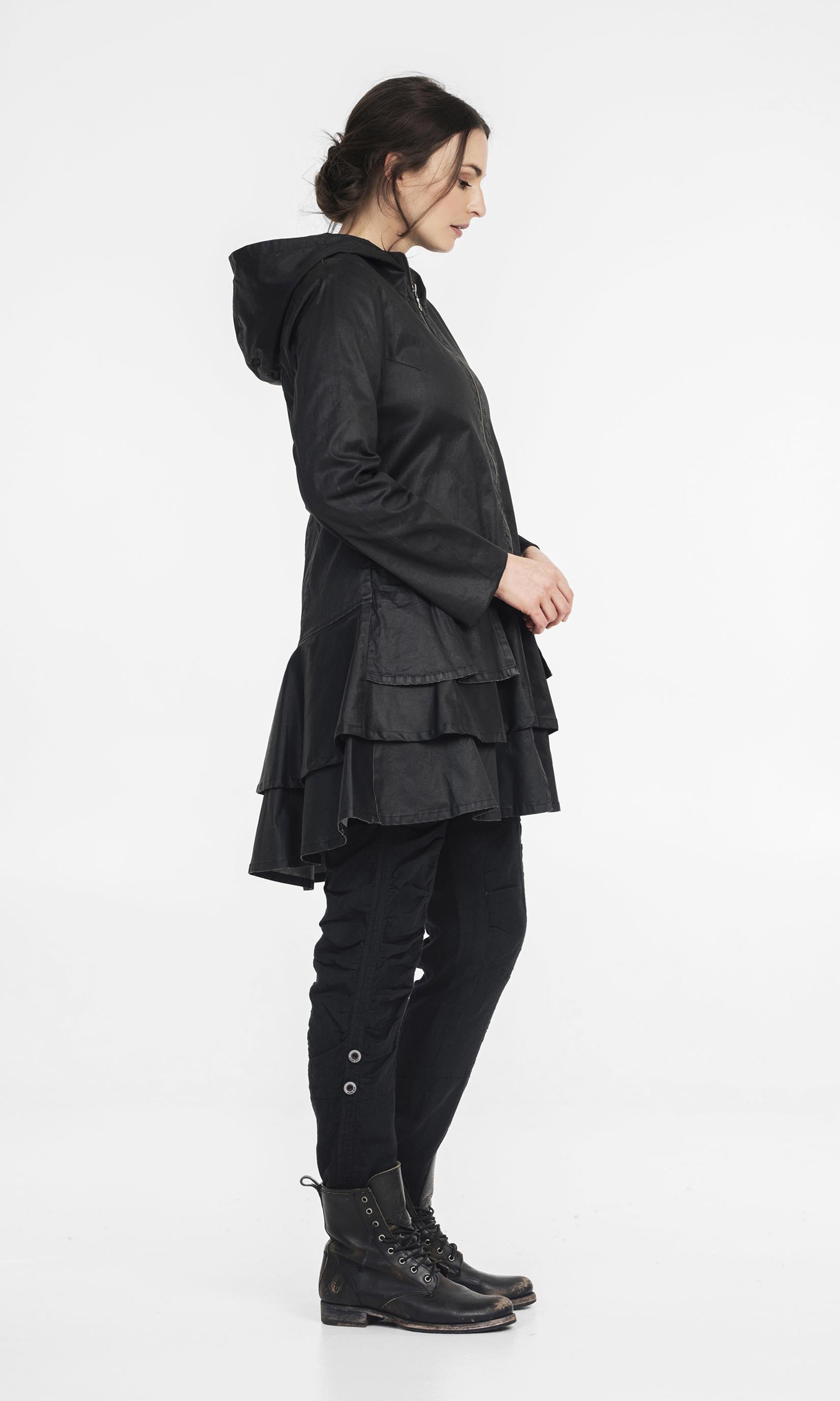 Jacke aus ökowachsbeschichtetem Baumwollstoff, mit Futter und Rüsche