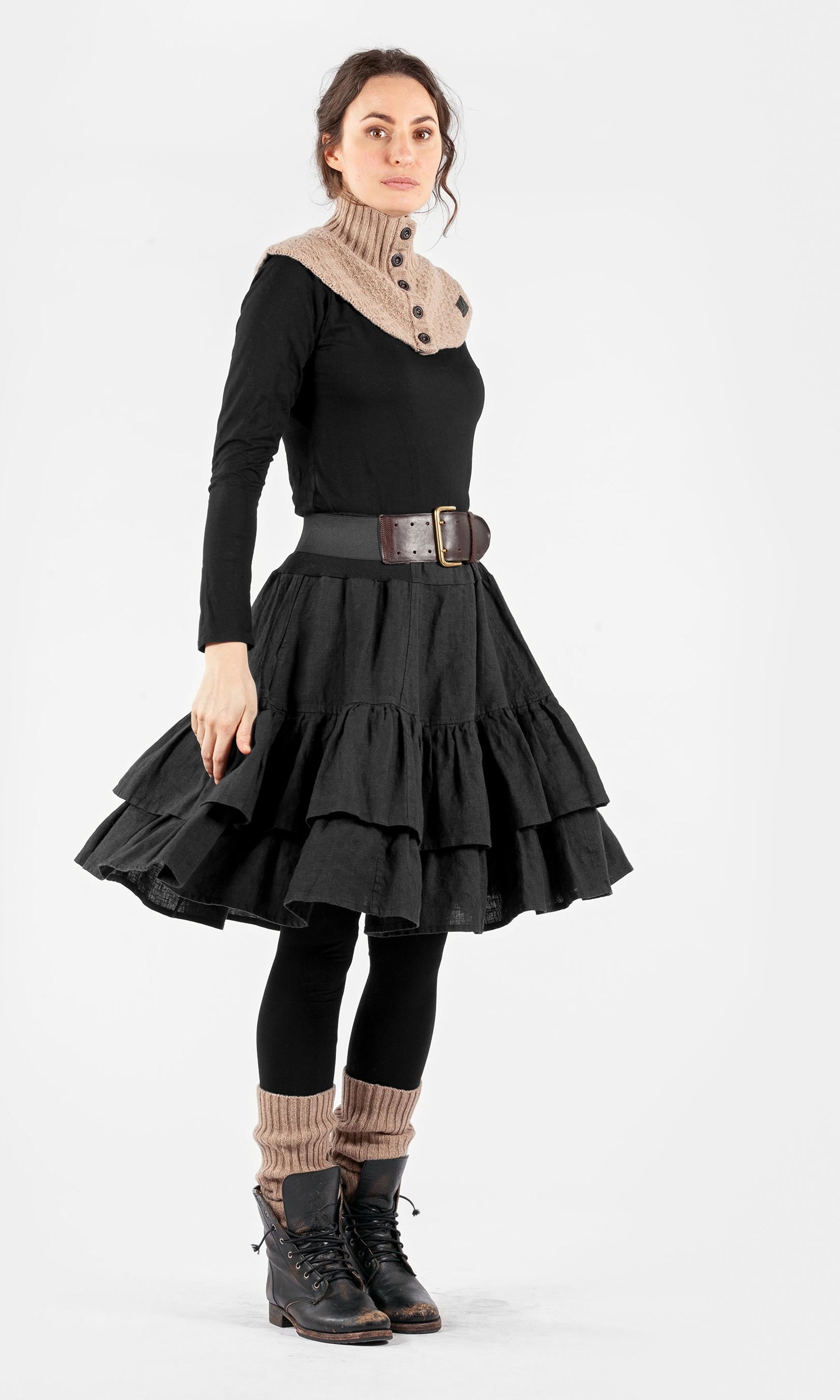 Linnekjol med volanger, knälång, svart - Olars Ulla