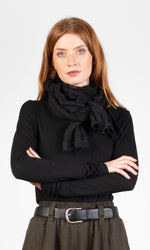 Linnescarf, rektangulär, svart - Olars Ulla